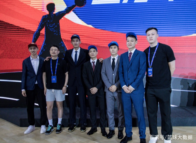 国际比赛日利物浦调整名单以备CBA季后赛，主帅复盘环节打磨，话题不断，医务组通报恢复的简单介绍