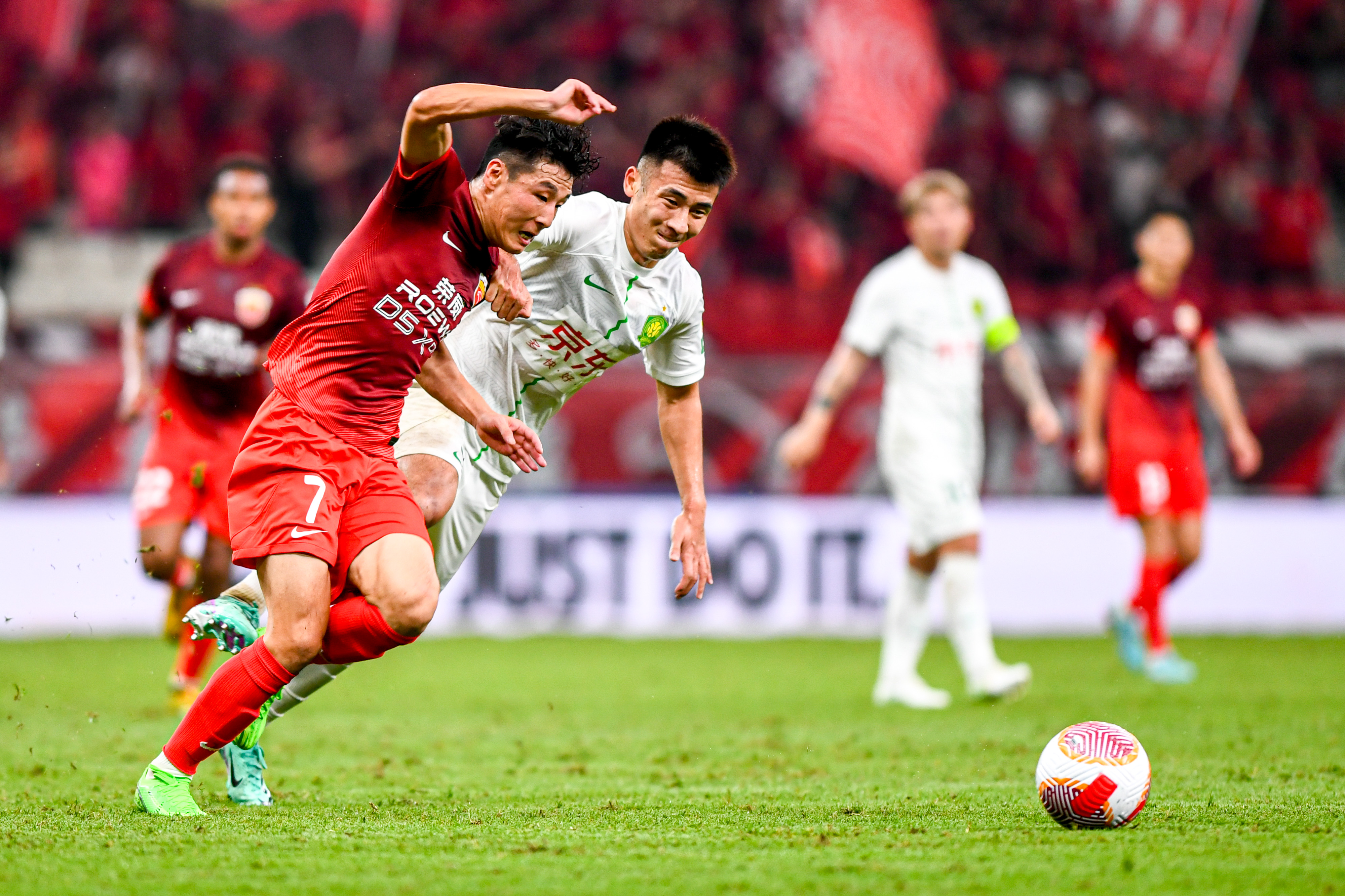 成都蓉城冲刺阶段豪取连胜，志在中超名次提升，质疑声仍在，细节决定成败(成都蓉城亚洲之巅歌曲)